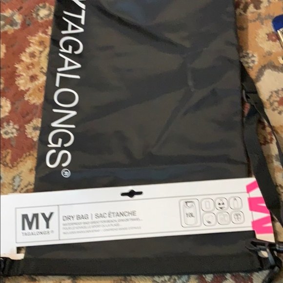 MT Tagalongs Waterproof Black 10 L Bag NWT - Picture 1 of 5